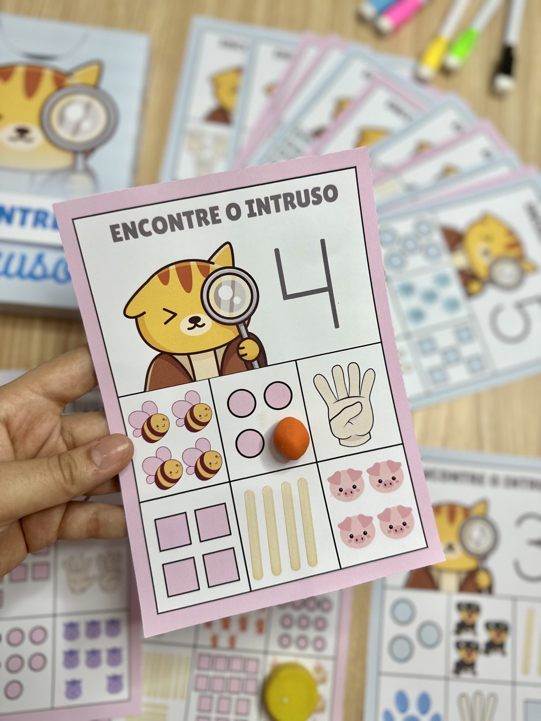 Encontre o Intruso - Numerais - Image 9
