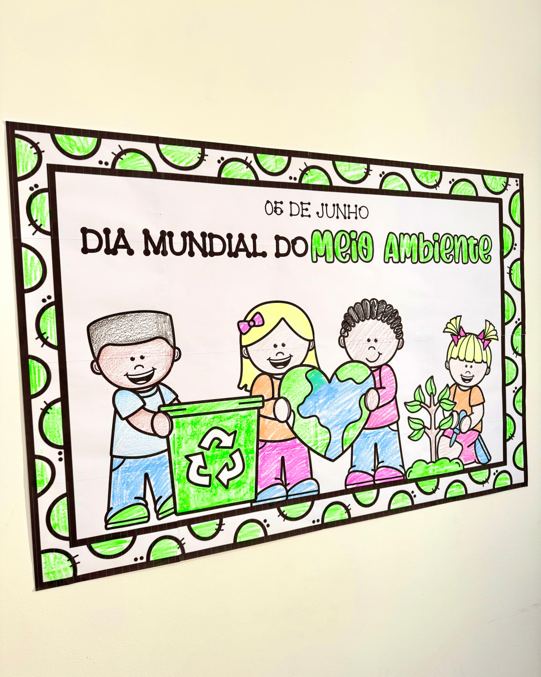 Cartaz Para Colorir - Dia Mundial do Meio Ambiente