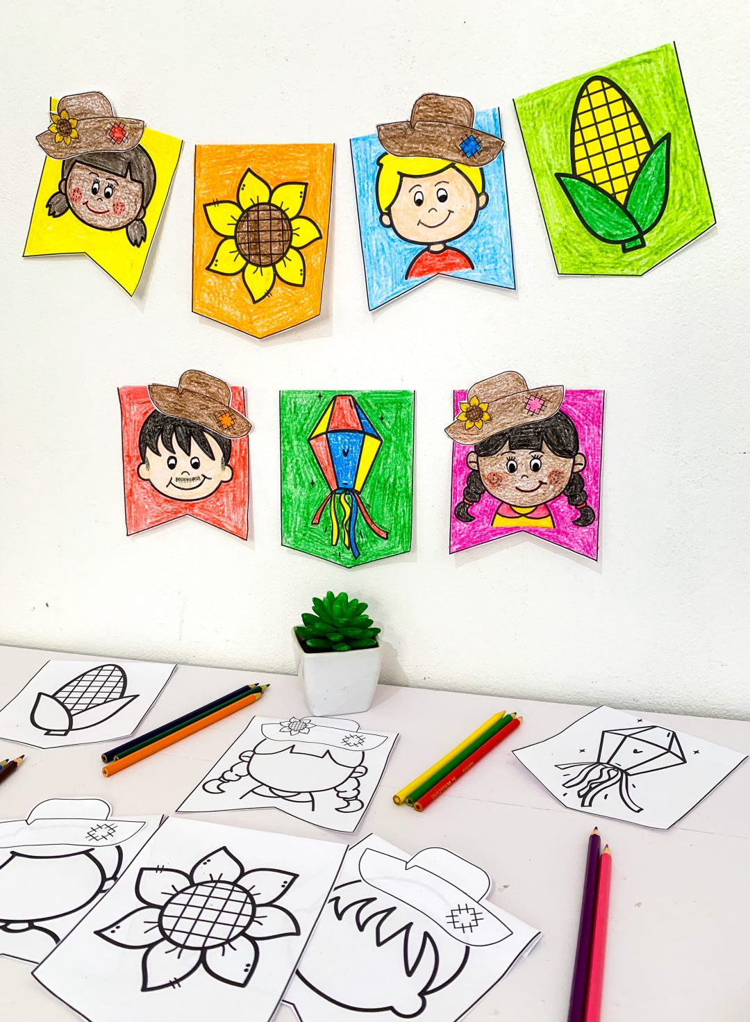 Bandeirinhas Para Colorir - Festa Junina - Imagem 11