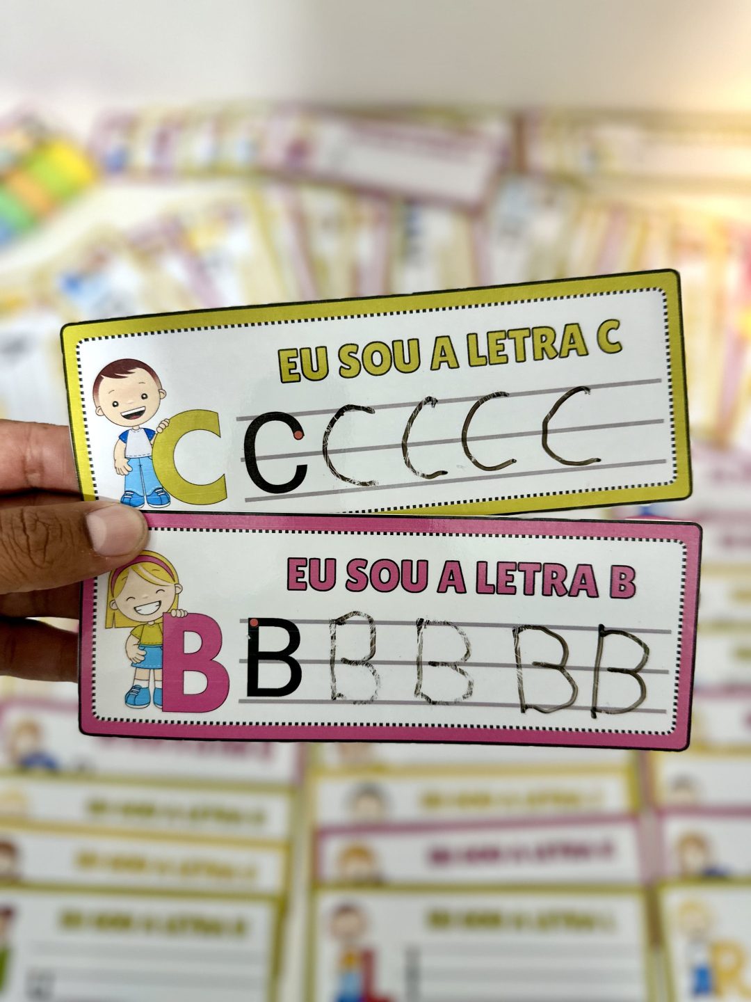 Fichas de Traçado do Alfabeto - 4 Formas